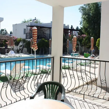 Апарт-отель New Mandarin Битез