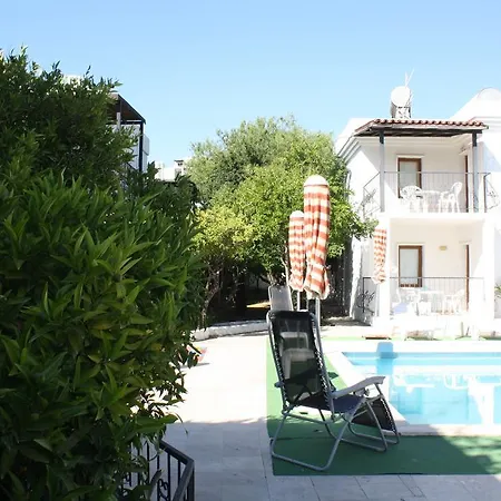 New Mandarin Битез