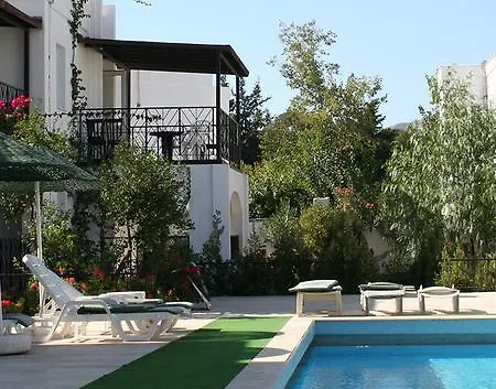 New Mandarin Битез